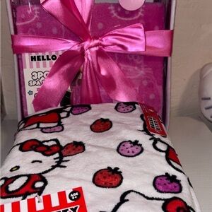 Hello Kitty Red and White Bath Towel